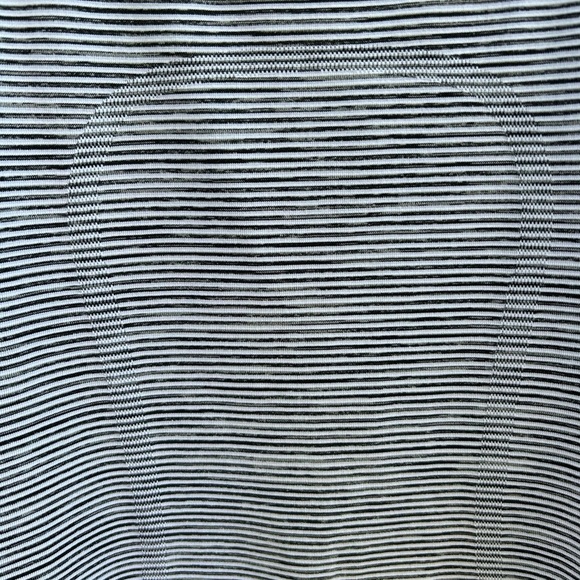 Lululemon swiftly black and white striped tank, size 2 - Picture 8 of 11